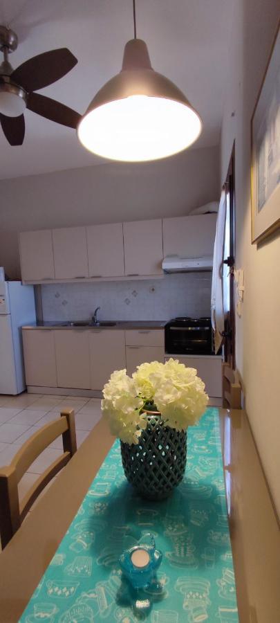 Niki Apartments Makrýgialos Екстериор снимка